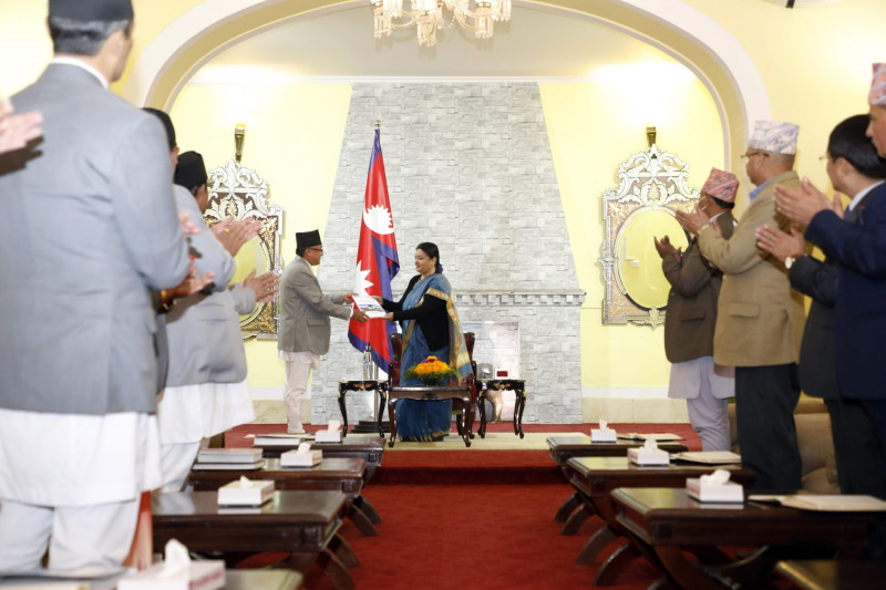 निर्वाचन आयोगद्वारा राष्ट्रपतिसमक्ष निर्वाचनको प्रतिवेदन पेस